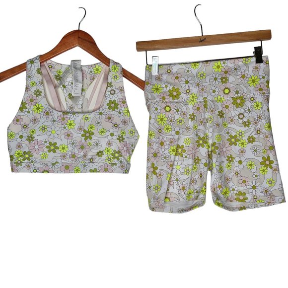Fabletics Retro Floral Daisy Boost PowerHold High Waisted 6'' Short & Sports Bra - Picture 7 of 16